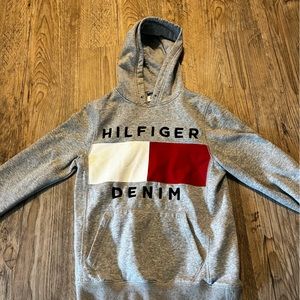 Grey Tommy Hilfiger hoodie